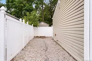 22 Babylon Dr, Sound Beach, NY 11789 - Photo 17