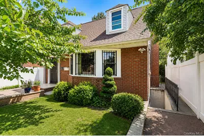 143-18 84th Avenue, Briarwood, NY 11435 - Photo 3