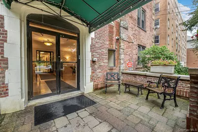 42 Barker Avenue #2B, White Plains, NY 10601 - Photo 3