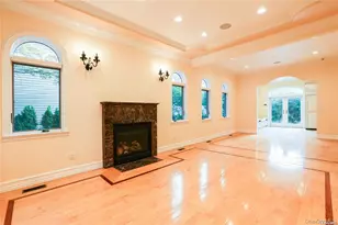 27 Elliot Rd, Great Neck, NY 11021 - Photo 3