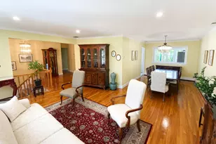 377 Old Courthouse Rd, Manhasset Hills, NY 11040 - Photo 5
