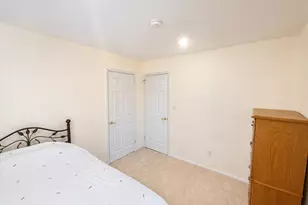 377 Old Courthouse Rd, Manhasset Hills, NY 11040 - Photo 19