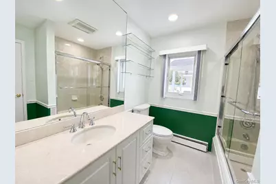 377 Old Courthouse Road, Manhasset Hills, NY 11040 - Photo 29