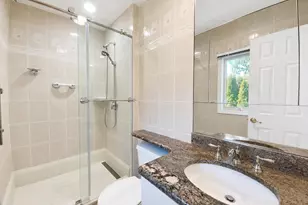 377 Old Courthouse Rd, Manhasset Hills, NY 11040 - Photo 27