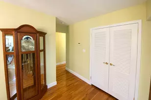 377 Old Courthouse Rd, Manhasset Hills, NY 11040 - Photo 17