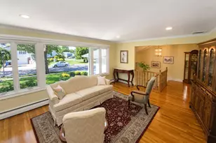 377 Old Courthouse Rd, Manhasset Hills, NY 11040 - Photo 9
