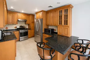 377 Old Courthouse Rd, Manhasset Hills, NY 11040 - Photo 13