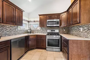 7 Woodfield Dr, Washingtonville, NY 10992 - Photo 9