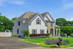 47 Grassland Cir, Mount Sinai, NY 11766 - Photo 3