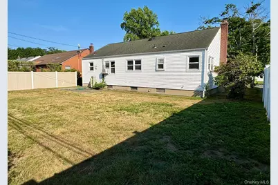 67 Maple Drive, Lindenhurst, NY 11757 - Photo 11