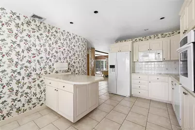 315 Laurel Lane, Syosset, NY 11791 - Photo 7