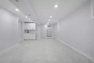 4081 Grace Ave, Bronx, NY 10466 - Photo 17