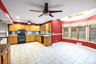 2 Bartel Dr, Greenlawn, NY 11740 - Photo 9