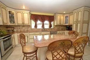 9 Woodbine St, Coram, NY 11727 - Photo 7
