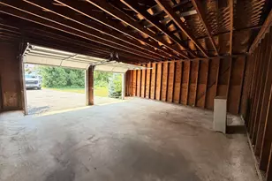 126 Eaton Ln, West Islip, NY 11795 - Photo 31