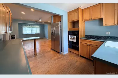 126 Eaton Lane, West Islip, NY 11795 - Photo 13