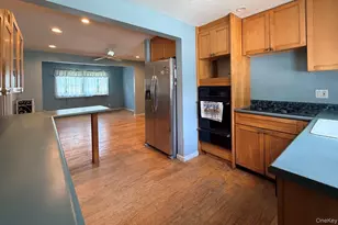 126 Eaton Ln, West Islip, NY 11795 - Photo 13