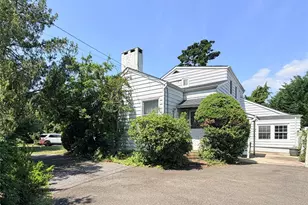 126 Eaton Ln, West Islip, NY 11795 - Photo 3