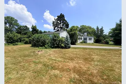 126 Eaton Lane, West Islip, NY 11795 - Photo 33