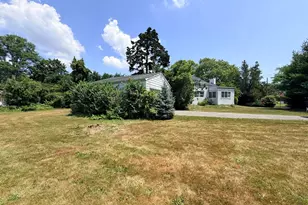 126 Eaton Ln, West Islip, NY 11795 - Photo 33