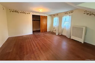 126 Eaton Lane, West Islip, NY 11795 - Photo 25