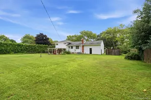 36 Cherrywood Dr, East Northport, NY 11731 - Photo 23