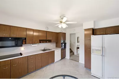 36 Cherrywood Drive, East Northport, NY 11731 - Photo 15