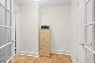 910 Stuart Ave, Mamaroneck, NY 10543 - Photo 15