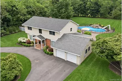 84 Meadow Glen Road, Northport, NY 11768 - Photo 3