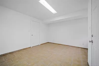 46-15 30th Road, Astoria, NY 11103 - Photo 5