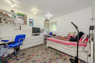 239 Hungry Harbor Rd, Woodmere, NY 11581 - Photo 17