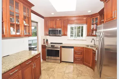 51 Whitman Avenue, Syosset, NY 11791 - Photo 7