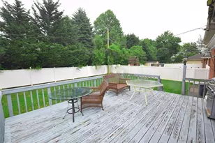 51 Whitman Ave, Syosset, NY 11791 - Photo 23