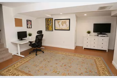 51 Whitman Avenue, Syosset, NY 11791 - Photo 21