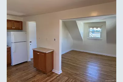 One Waverly Place, Valley Stream, NY 11580 - Photo 3
