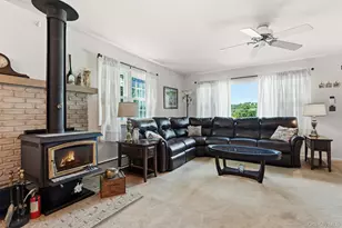 1660 Central St, Yorktown Heights, NY 10598 - Photo 5