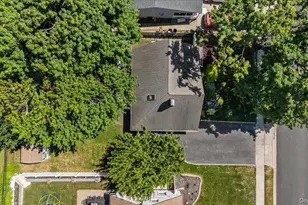 7 Chickadee Ln, Levittown, NY 11756 - Photo 27