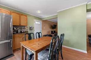 7 Chickadee Ln, Levittown, NY 11756 - Photo 11