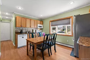 7 Chickadee Ln, Levittown, NY 11756 - Photo 9