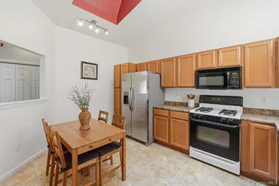 407 Crystal Hill Lane, Poughkeepsie, NY 12603 - Photo 9