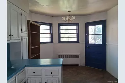 1036 Furth Road, Valley Stream, NY 11581 - Photo 5