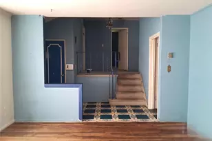 1036 Furth Rd, Valley Stream, NY 11581 - Photo 3