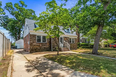 15 Astor Place, Valley Stream, NY 11581 - Photo 5