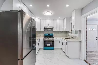 15 Astor Place, Valley Stream, NY 11581 - Photo 17
