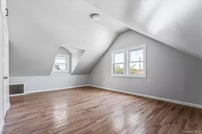 15 Astor Place, Valley Stream, NY 11581 - Photo 21