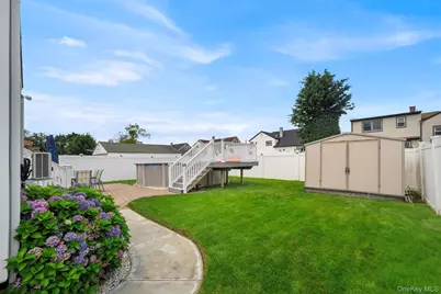 40 Martha Street, Freeport, NY 11520 - Photo 29