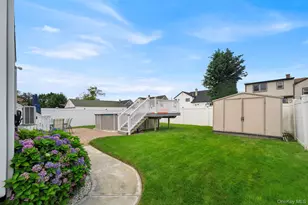 40 Martha St, Freeport, NY 11520 - Photo 29