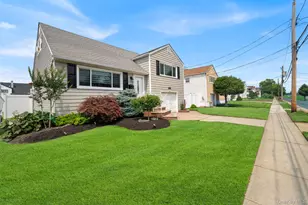 40 Martha St, Freeport, NY 11520 - Photo 3