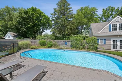 138 Hallock Street, Riverhead, NY 11901 - Photo 23
