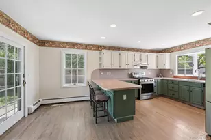138 Hallock St, Riverhead, NY 11901 - Photo 11